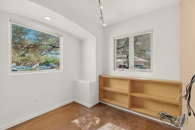 Building Photo - 2201 Rozinante Ct NW