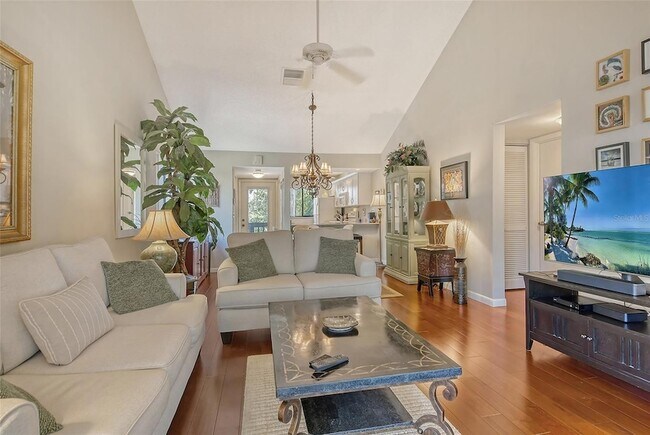 Building Photo - 1720 Glenhouse Dr