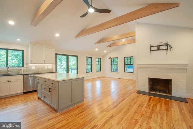 Primary Photo - 1141 Cumberstone Rd