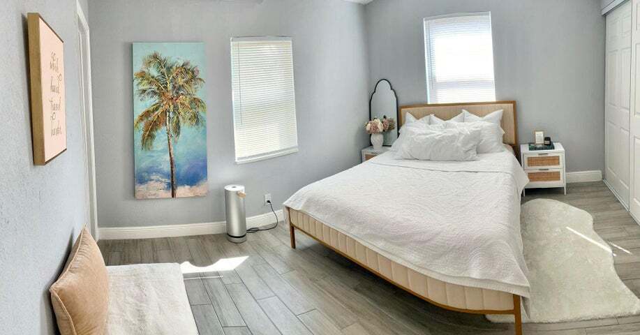 Building Photo - 311 SW 7th Ave