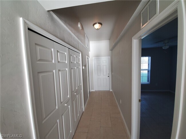 Building Photo - 3418 SW 17th Ave