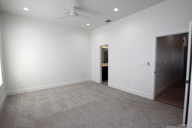 Building Photo - 203 Paschal St