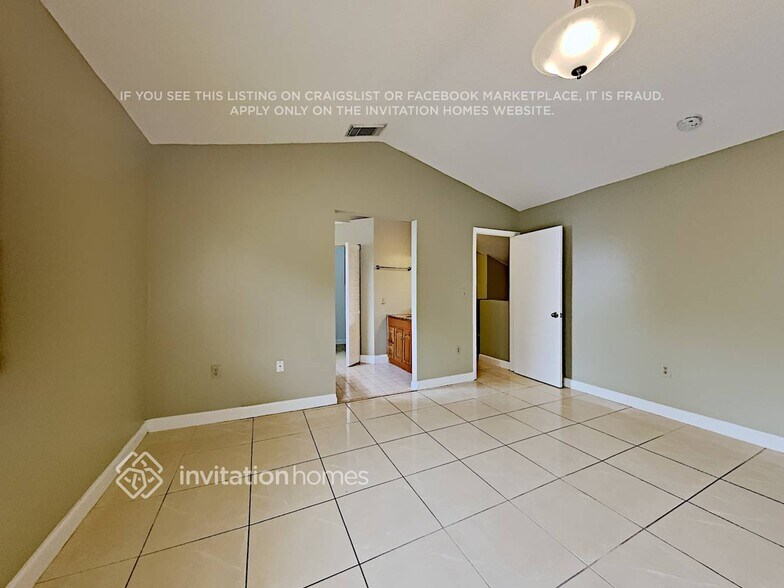 Building Photo - 10420 SW 67th St