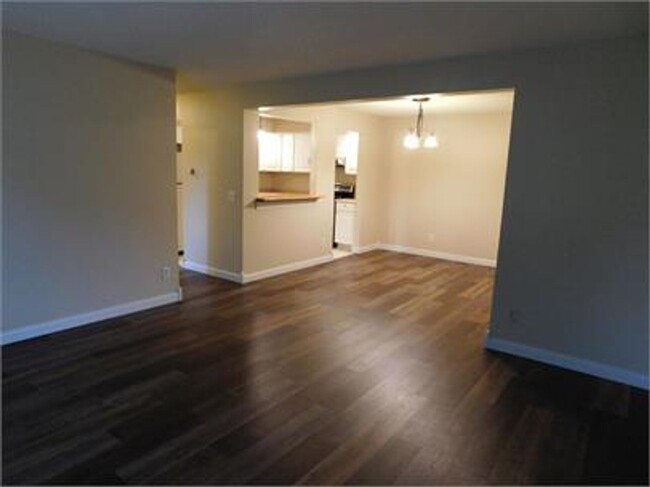 Building Photo - 2565 Clayton Blvd