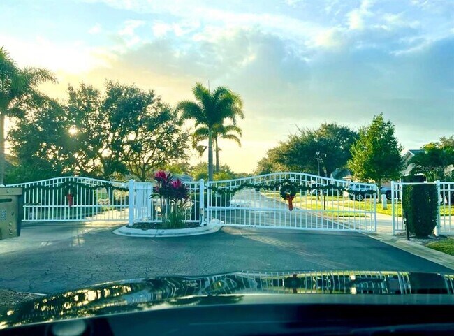 Building Photo - 984 Tavernier Cir NE