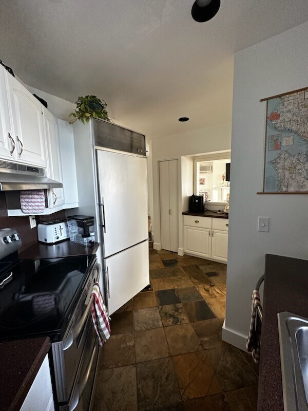 Kitchen - 1931 Broadway E