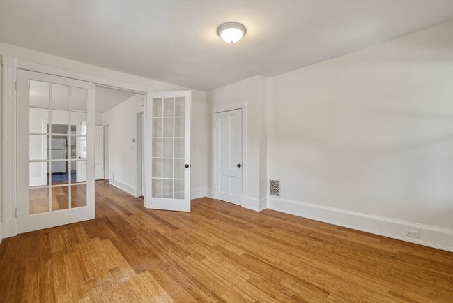 Building Photo - 105 Nonotuck St