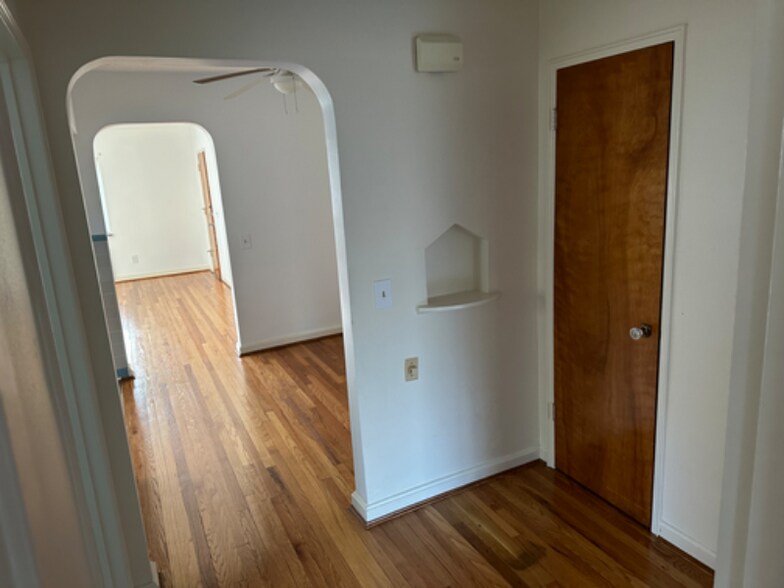 Building Photo - 1271 Morten St