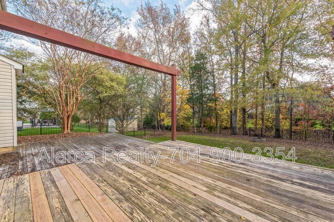 Building Photo - 2901 Meherrin Ct