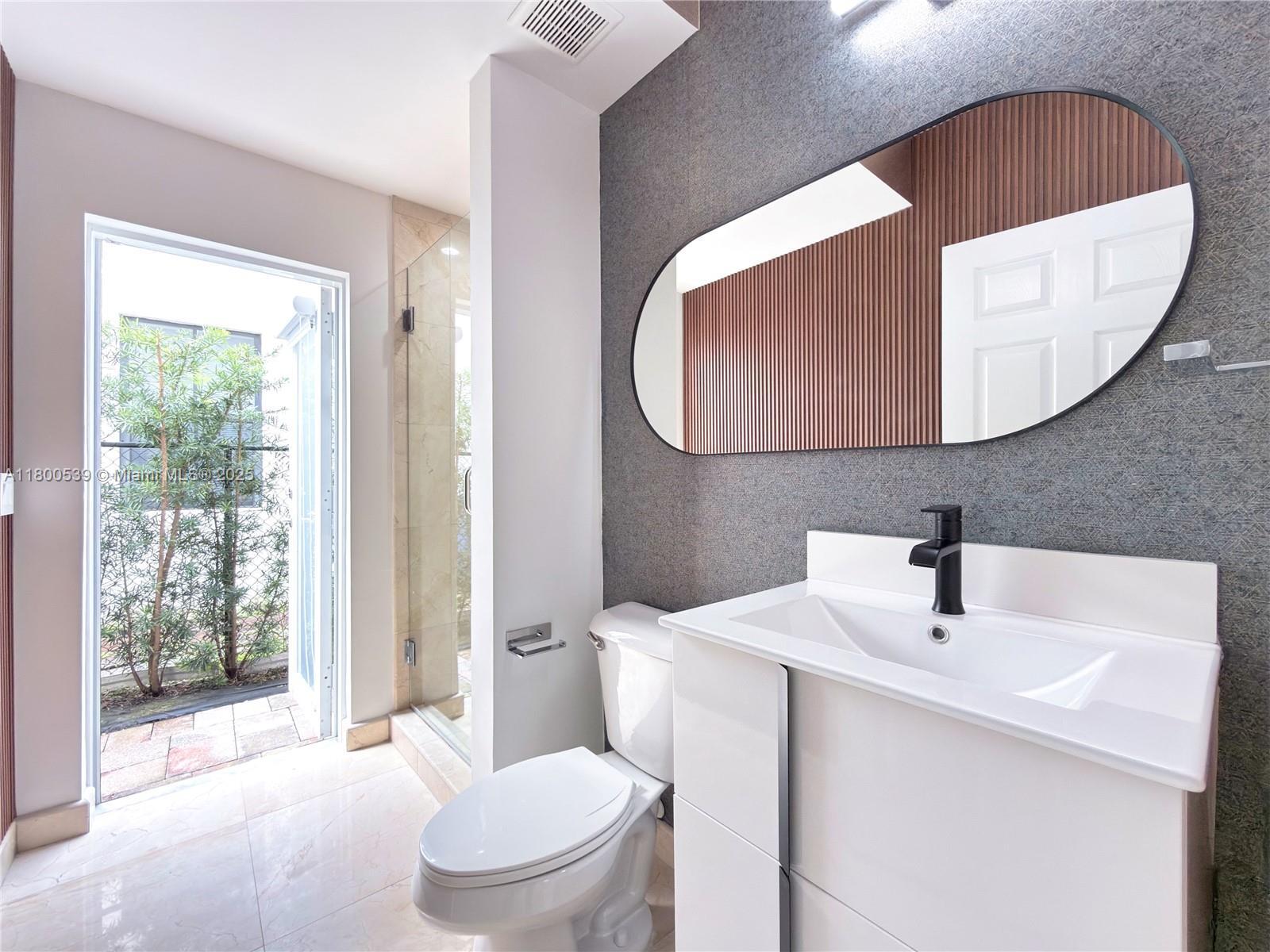 Building Photo - 10423 NW 70th Ln