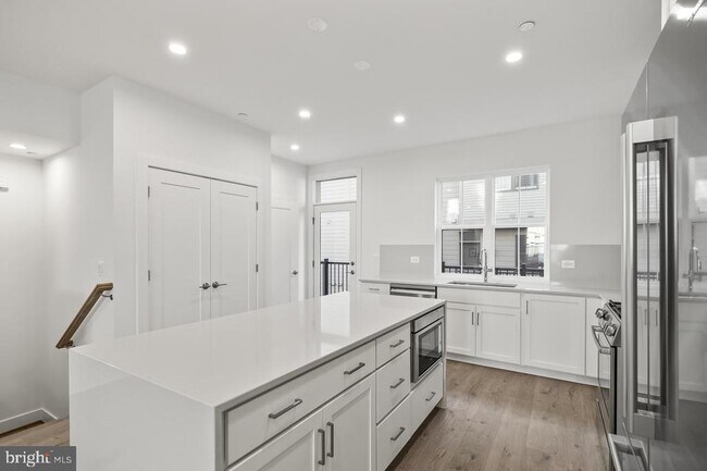 Building Photo - 1211 Northside Park Blvd