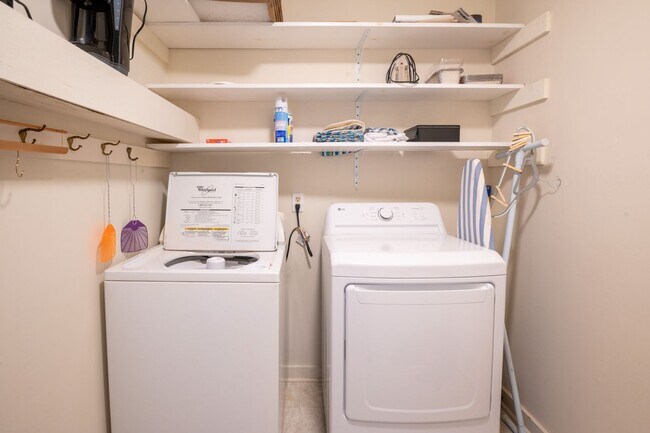 Building Photo - TIME TO SECURE YOUR BOATER'S PARADISE FOR THE FALL OF '25-SPRING OF '26