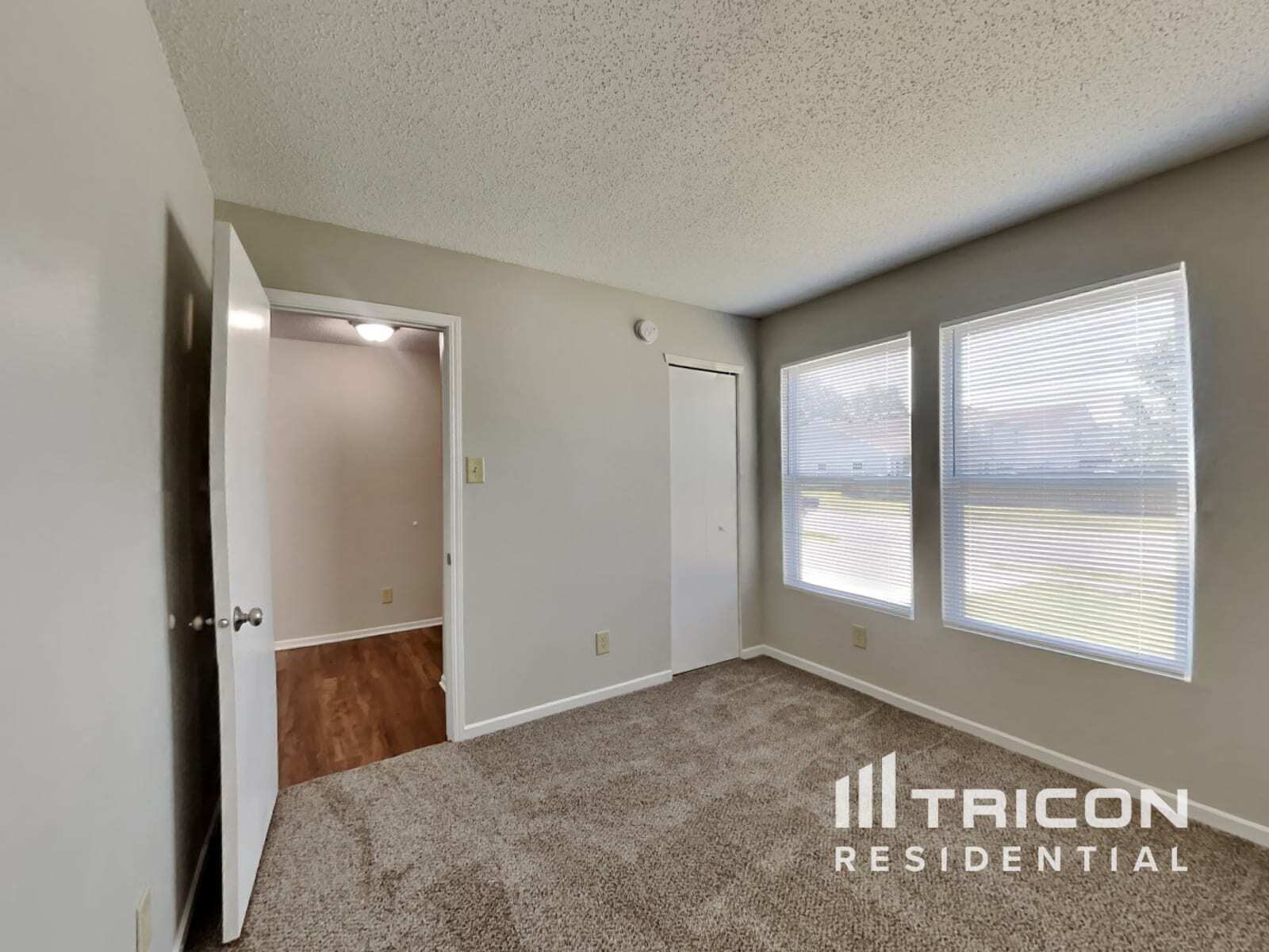 Building Photo - 8902 Hosta Way