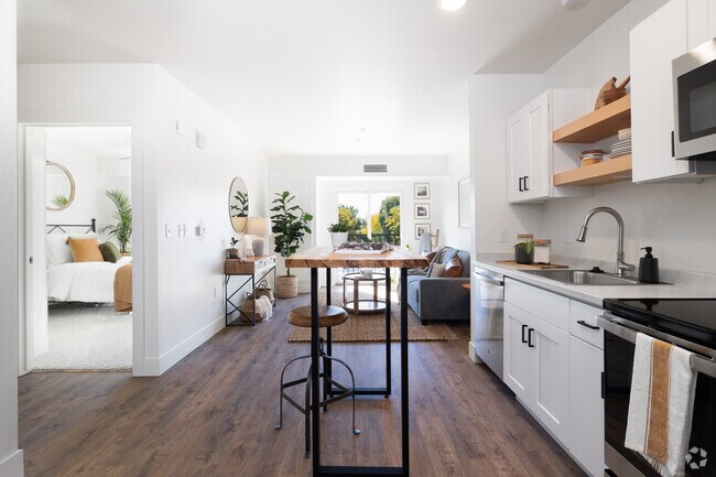 1BD, 1BA - 750SF - 27th Street Crossing