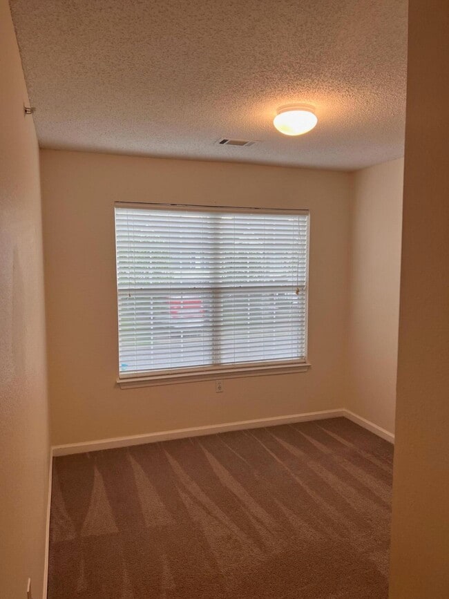 Building Photo - 240 Swaying Pine Ct