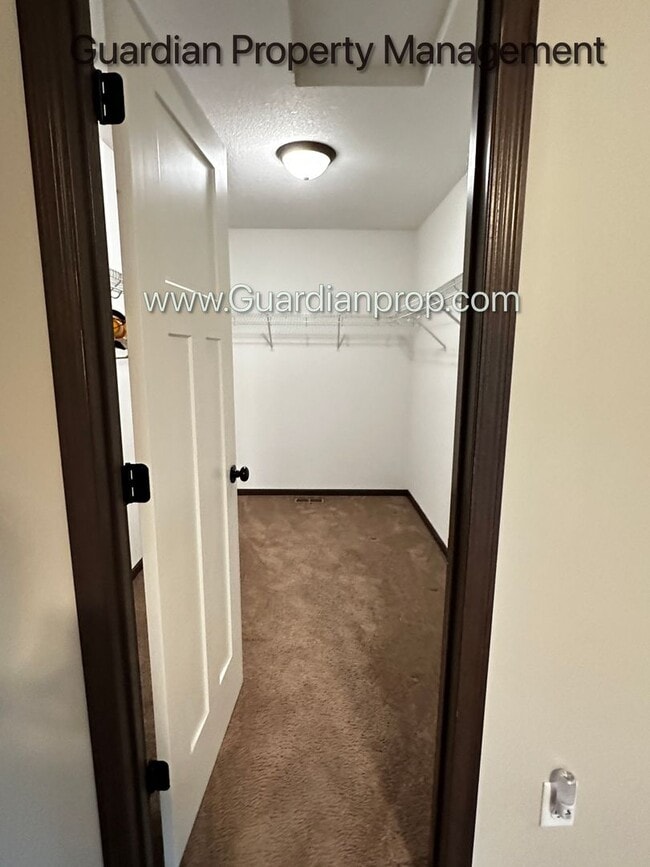 Building Photo - Lakeville Corner Unit, Walk out Patio, 2 Car Garage, W/D on Upper Level, 2.5 Baths