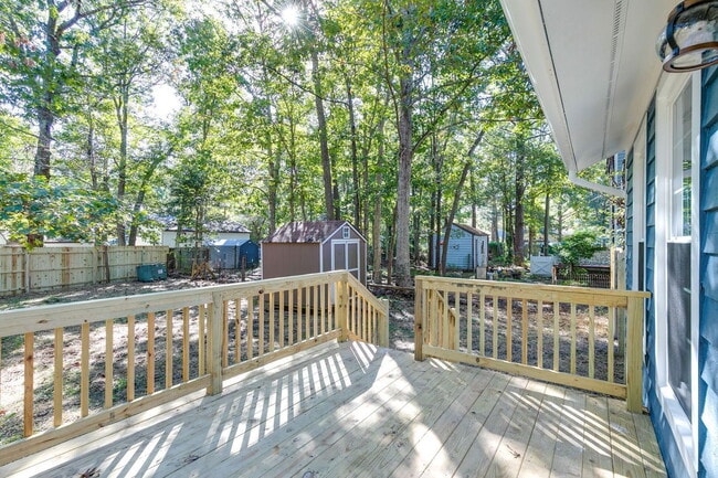 Building Photo - 15909 Dockside Ct