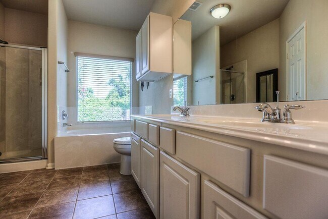 Building Photo - 66 W Spindle Tree Cir