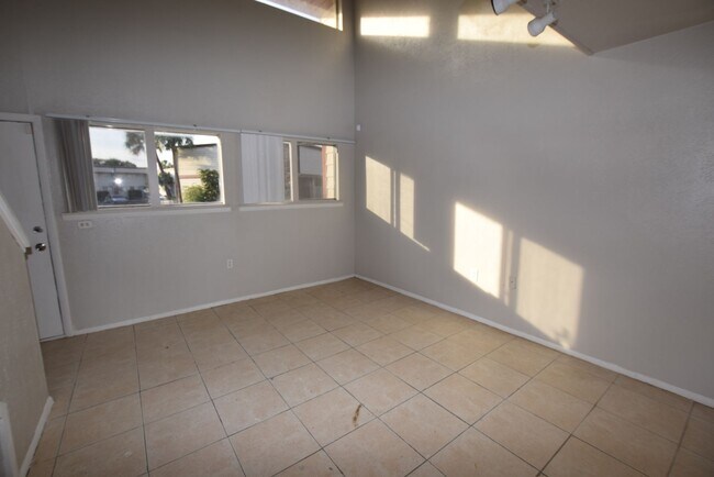 Building Photo - 3916 Crayrich Cir