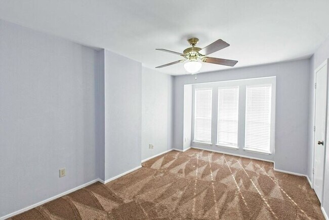 Building Photo - 5000 Cedar Springs Rd