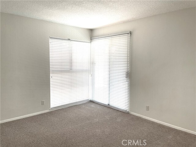 Building Photo - 3001 Coleridge Dr