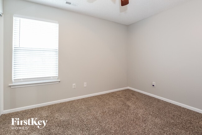 Building Photo - 3613 Edgeview Dr