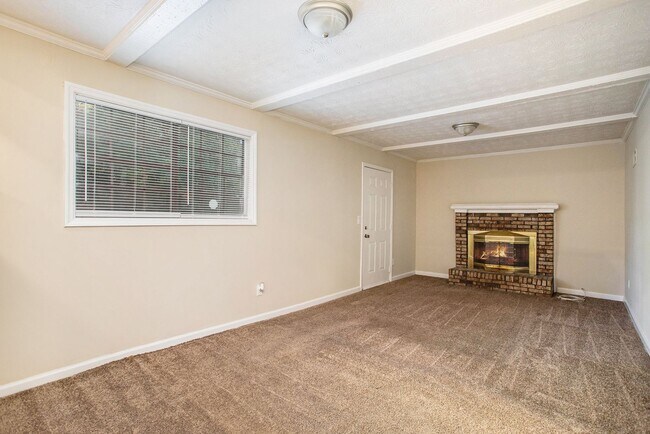 Building Photo - 4 bdrm, 2.5 bath in Stonecrest