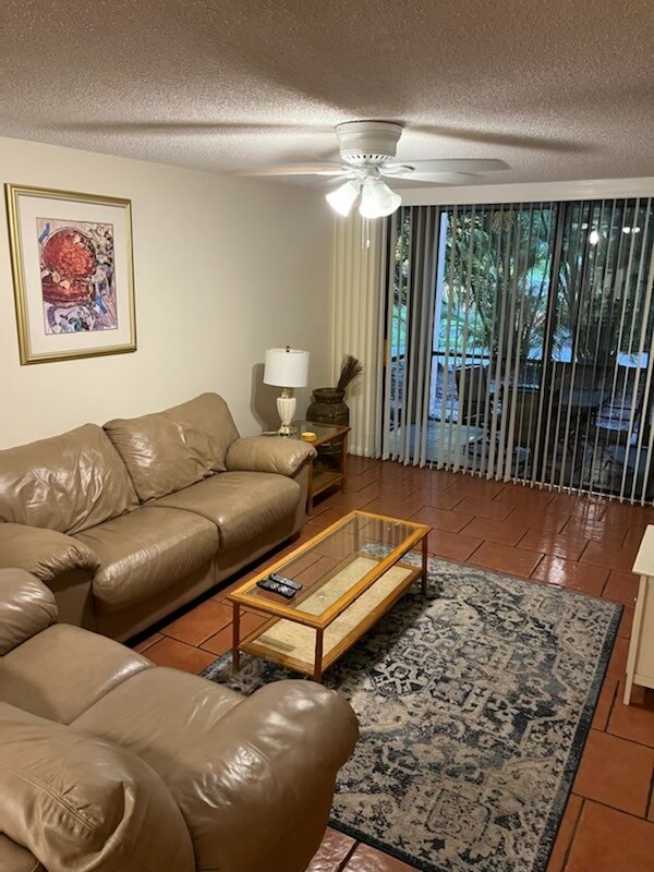 Building Photo - 600 Egret Cir