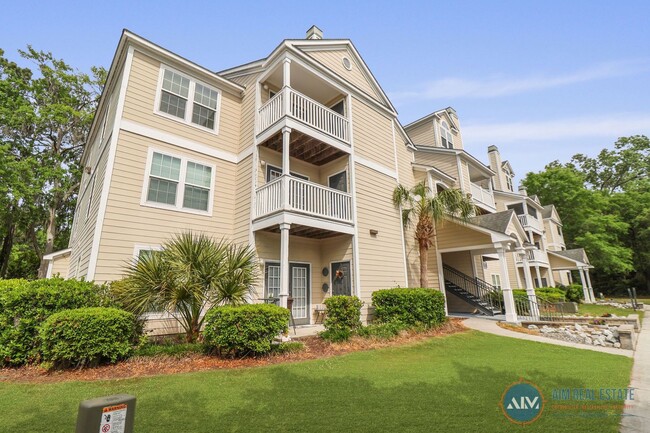 Building Photo - Bright, Freshly Updated 2BR/2BA Condo at T...