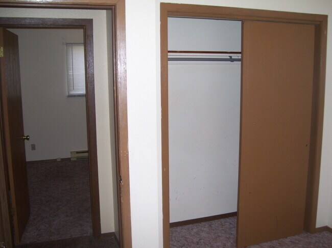 Building Photo - Building 3, 234-240 Applewood Ct.