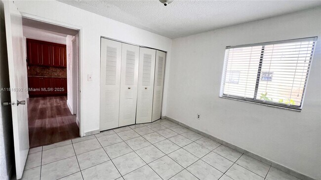 Building Photo - 2760 W 61st Pl