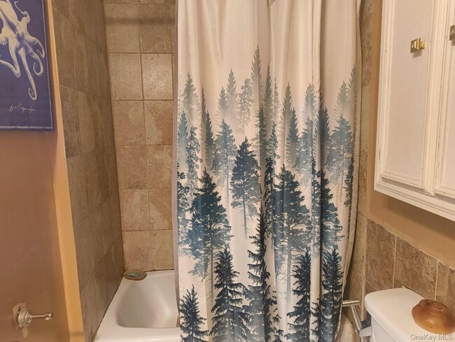 Building Photo - 18 Maple St