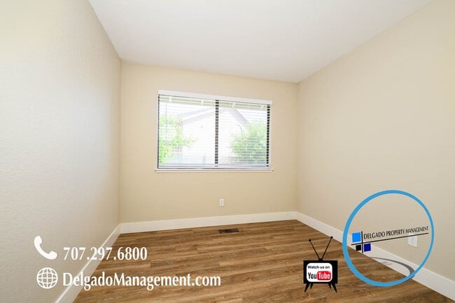Building Photo - Newly remodeled Glen Cove 4BD single level home