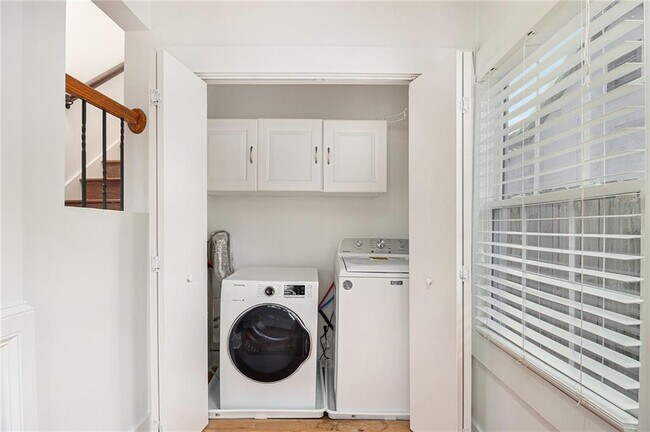 Building Photo - 1719 Flat Shoals Rd SE