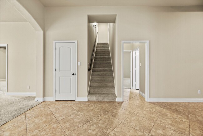 Building Photo - 5335 Stoneridge Ct