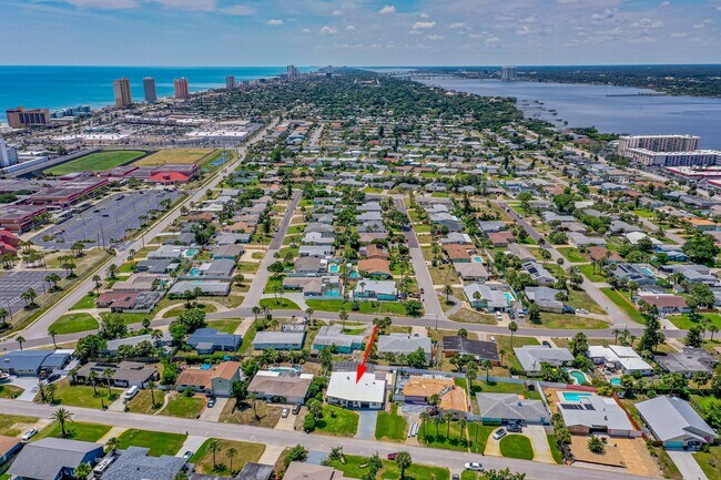 Building Photo - 94 Ivanhoe Dr