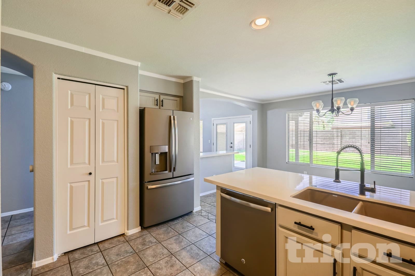 Building Photo - 14725 W Lamoille Dr