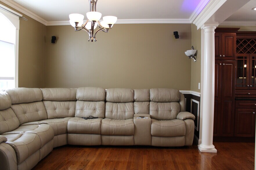 Building Photo - 33 Franklin St