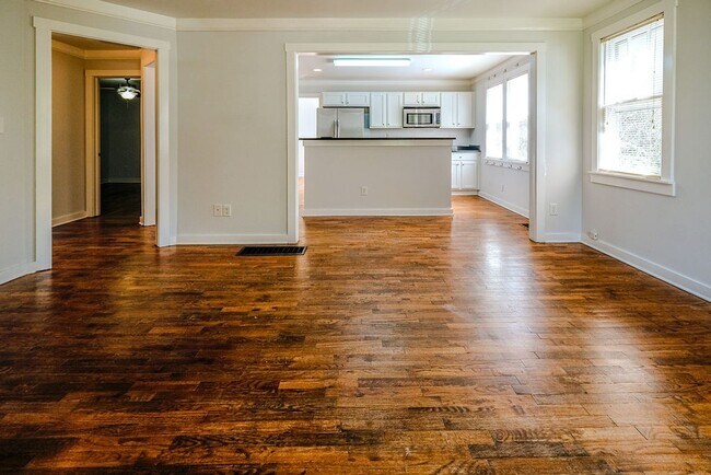 Building Photo - 134 Westover Dr