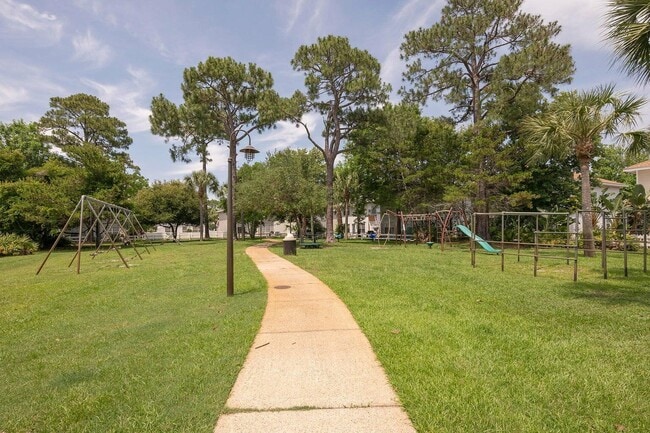 Building Photo - 271 Twin Lakes Ln