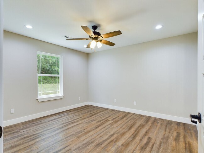 Building Photo - 131