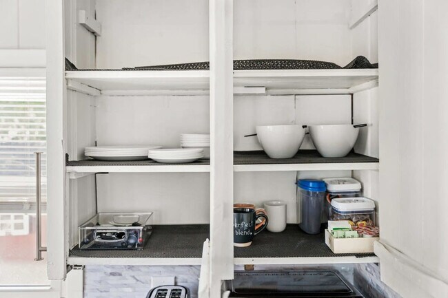 Building Photo - 71 Church St