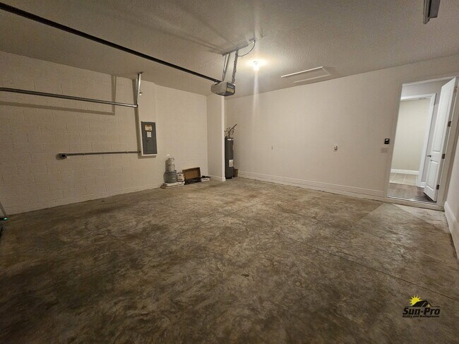 Building Photo - 379 Birkdale Dr