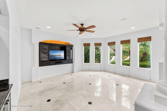 Building Photo - 5795 S Hwy A1A