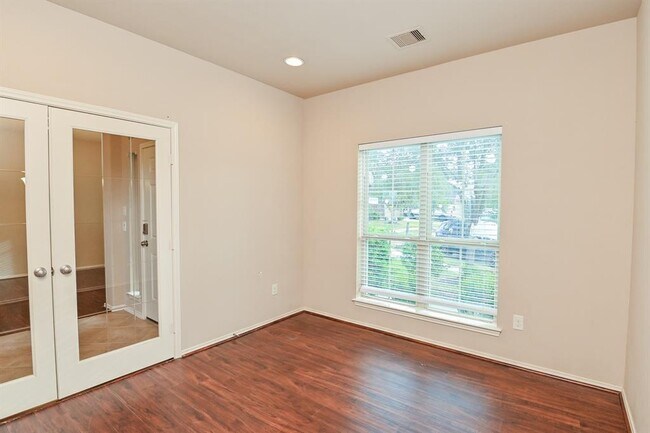 Building Photo - 11535 Elizabeth Brook Dr