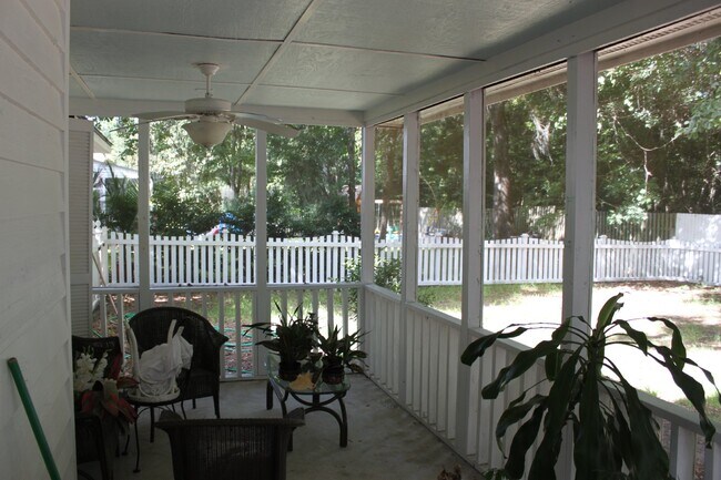 Building Photo - Charming 4 BD Mt. Pleasant Home in Desirab...