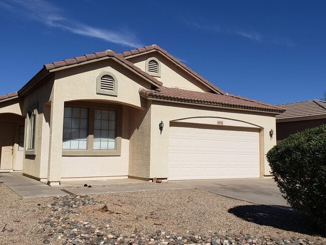 Building Photo - 44714 Alamendras St