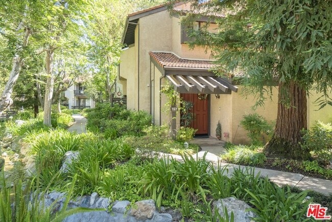 Primary Photo - 21901 Burbank Blvd