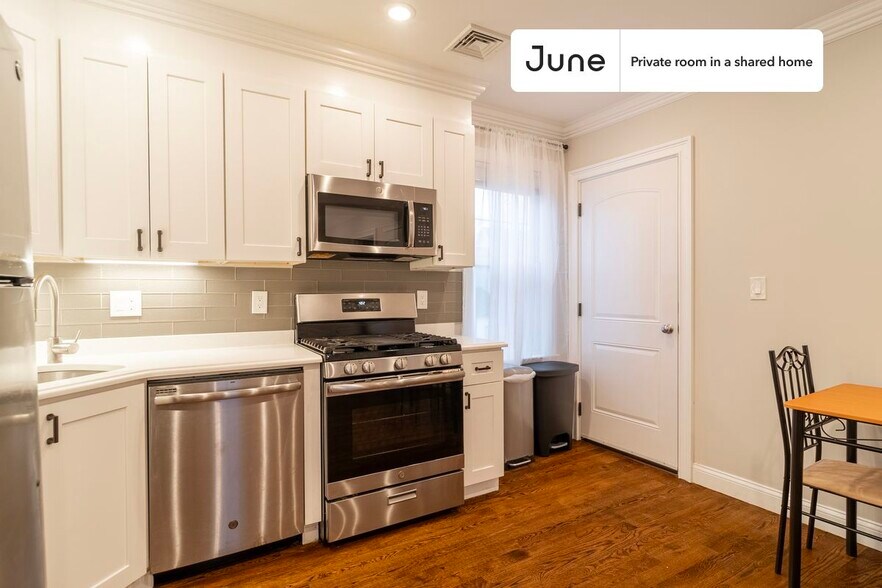 Building Photo - Room in Shared 4 bed/1.5 bath home