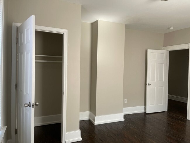 Building Photo - Newly and completely renovated 4 bedroom, ...